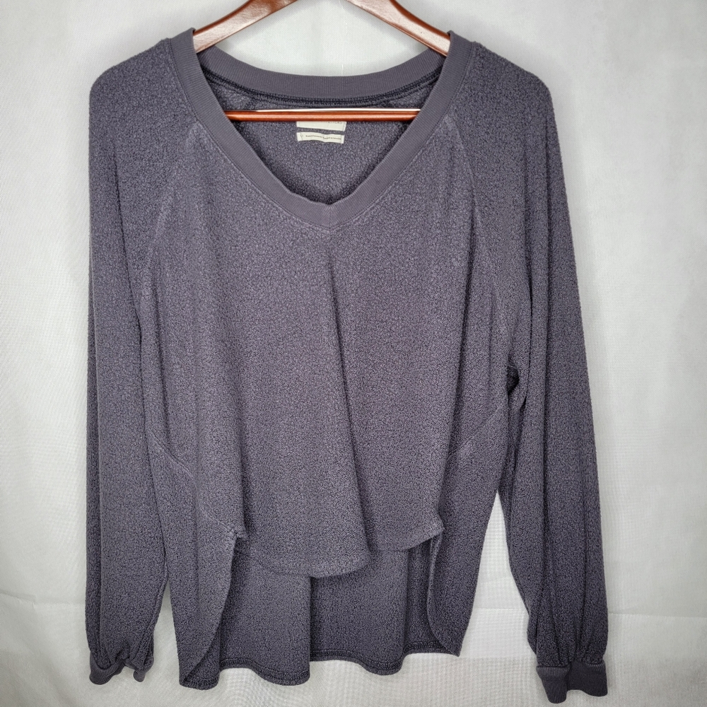 Urban Outfitters Top Gray V-neck Long Sleeve Fuzzy Pullover Relaxed Fit Small